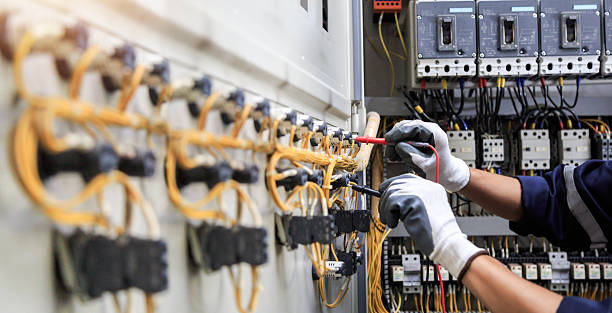 Professional Electrician technician working in Springfield, TN